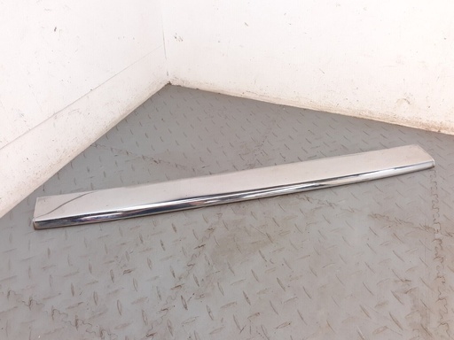 [BCC3434-6641 J7] JAGUAR XJS PRE FACELIFT CENTRE REAR CHROME BLADE EXTERIOR FINISHER TRIM SECTION