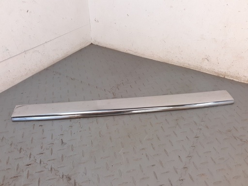 [BCC3434-6459 J1] JAGUAR XJS PRE FACELIFT CENTRE REAR CHROME BLADE FINISHER TRIM SECTION BCC3434