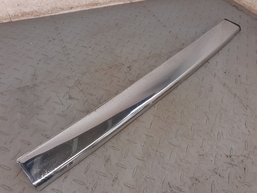 [BCC3434-5899 HH] JAGUAR XJS PRE FACELIFT CENTRE REAR CHROME BLADE FINISHER TRIM SECTION BCC3434