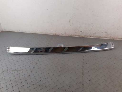 [BBC5181-5281 HH] JAGUAR SERIES 3 S3 XJ6 XJ12 REAR CENTRE CHROME TRIM BLADE FINISHER BBC5181