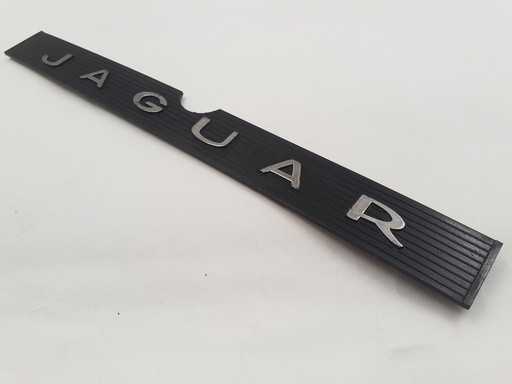 JAGUAR XJS PRE FACELIFT HE BOOT LID REAR TAILGATE PLINTH BADGE EMBLEM SCRIPT